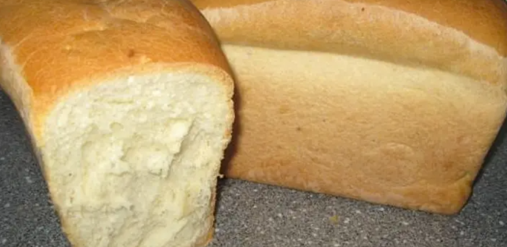 Хлеб на молоке. Молочный хлеб. Хлеб домашний на молоке. Хлеб на кислом молоке.